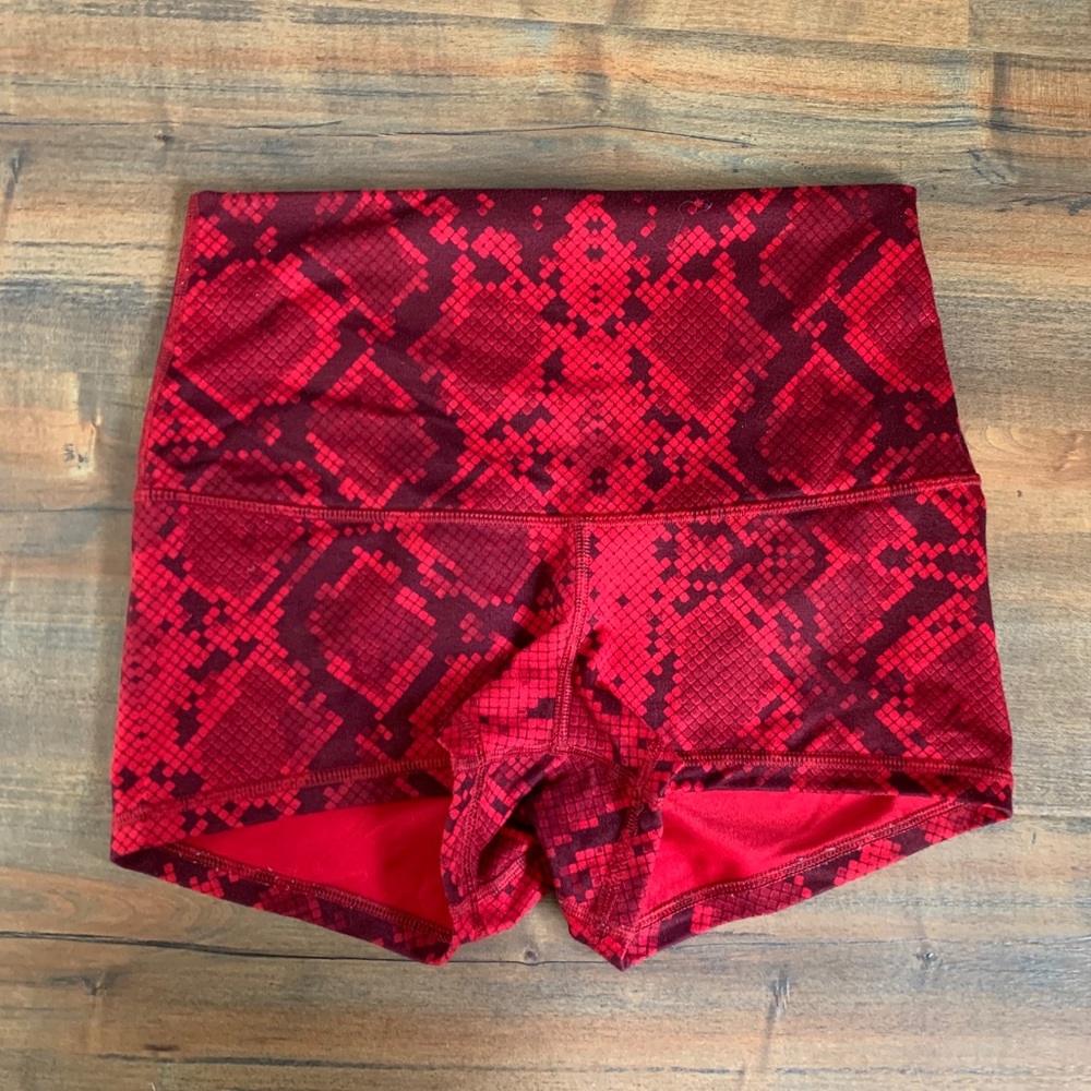 red snakeskin high waisted lulu shorts